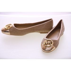 Michael Kors "Ballet" style Flats in Camel with Gold toned MK Emblem Size 7